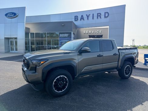 Used 2025 Toyota Tacoma TRD Off-Road w/ TRD Off Road Upgrade Package AWD/4WD image 1