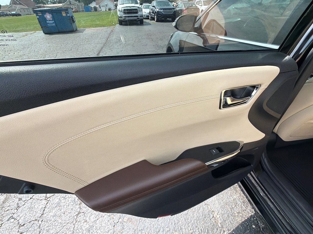 Used 2017 Toyota Avalon XLE Premium w/ All Weather Liner Package FWD image 25