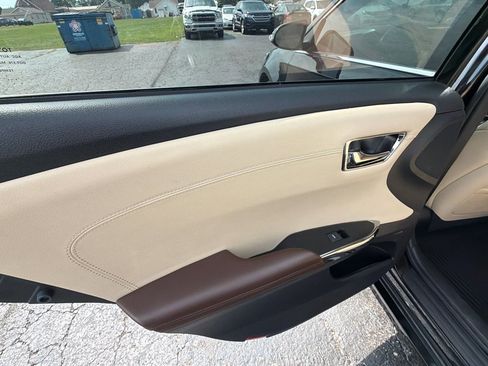 Used 2017 Toyota Avalon XLE Premium w/ All Weather Liner Package FWD image 25