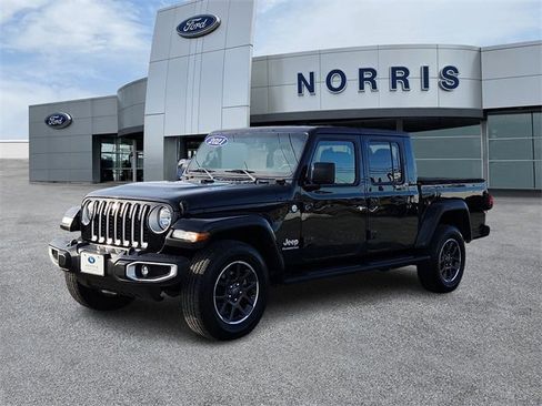 Used 2021 Jeep Gladiator Overland image 2