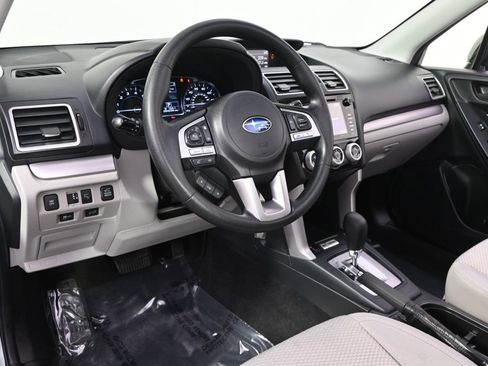 Used 2018 Subaru Forester 2.5i Premium AWD/4WD image 11