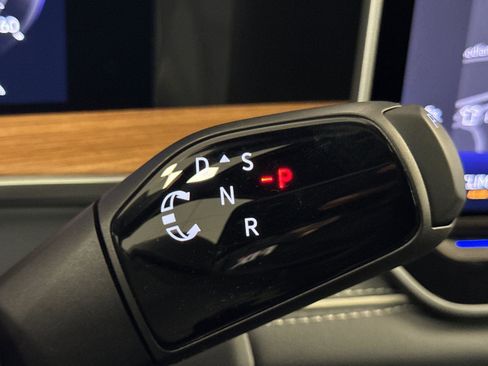 New 2026 Volkswagen Tiguan SEL R-Line AWD/4WD image 21