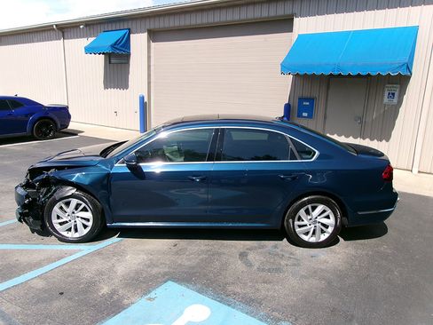 Used 2018 Volkswagen Passat 2.0T SE image 3