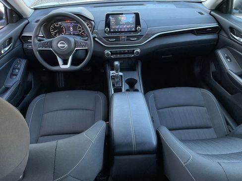 Used 2025 Nissan Altima 2.5 SV image 19