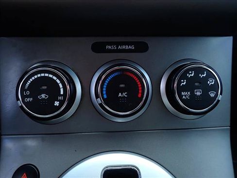Used 2010 Nissan Sentra 2.0 S FWD image 16