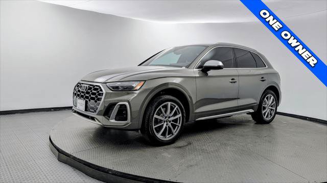 Used 2023 Audi SQ5 Premium w/ Convenience Package AWD/4WD image 2