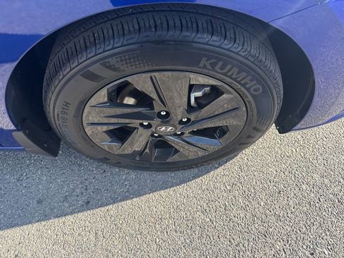 Used 2023 Hyundai Elantra SEL image 10