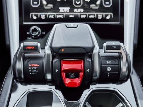 Used 2022 Lamborghini Urus AWD/4WD image 67