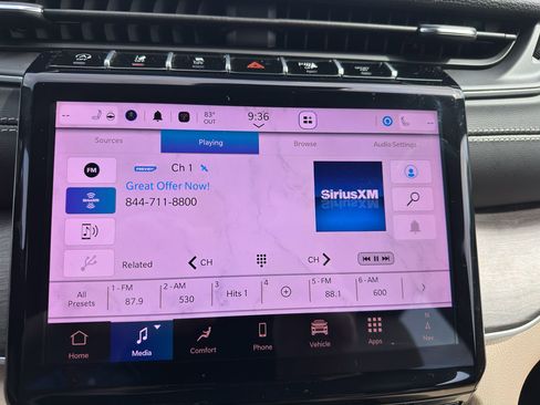 Used 2025 Jeep Grand Cherokee Limited RWD image 15