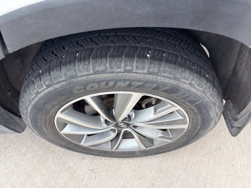 Used 2020 Hyundai Santa Fe SEL w/ Convenience Package FWD image 22