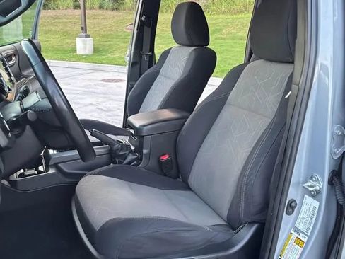 Used 2021 Toyota Tacoma TRD Sport w/ Technology Package AWD/4WD image 13