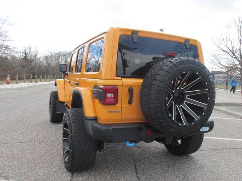 Used 2021 Jeep Wrangler Unlimited Rubicon 4xe w/ Steel Bumper Group image 18