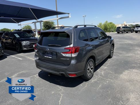 Used 2021 Subaru Forester Premium AWD/4WD image 7