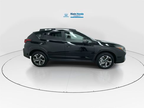 Used 2024 Subaru Crosstrek 2.0i Premium image 3