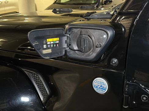 Used 2024 Jeep Wrangler Unlimited Sahara AWD/4WD image 15