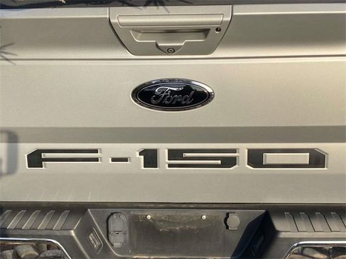 Used 2018 Ford F150 Lariat w/ Trailer Tow Package image 12