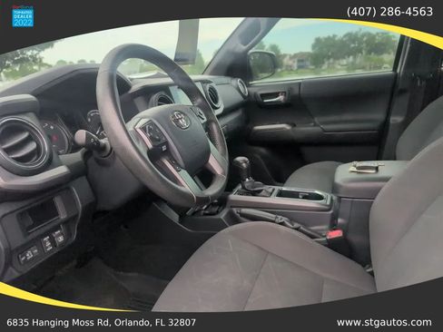 Used 2017 Toyota Tacoma TRD Sport w/ Premium & Technology Package AWD/4WD image 13