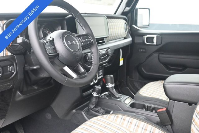 New 2026 Jeep Gladiator Sport AWD/4WD image 15
