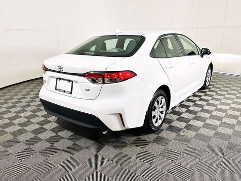 Used 2025 Toyota Corolla LE FWD image 3