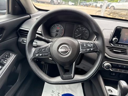 Used 2023 Nissan Altima 2.5 S FWD image 14