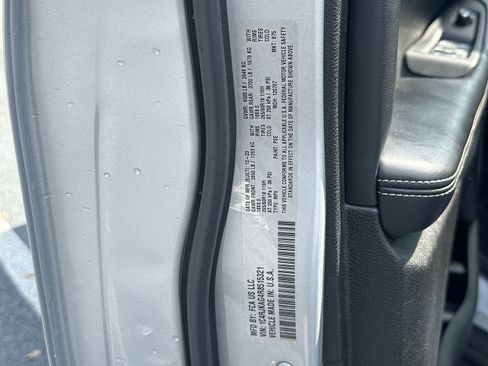 Used 2024 Jeep Grand Cherokee L Laredo image 36