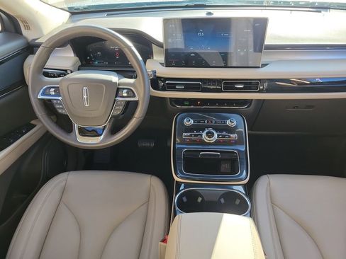 Used 2023 Lincoln Nautilus AWD w/ Premium Package image 21