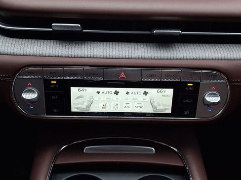 Certified 2023 Genesis G90 3.5T AWD/4WD image 17