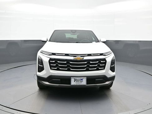 Used 2025 Chevrolet Equinox LT FWD image 2