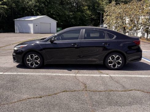 Used 2021 Kia Forte LXS FWD image 4