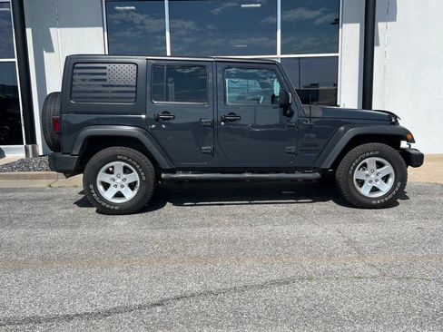 Used 2016 Jeep Wrangler Unlimited Sport w/ Quick Order Package 24S AWD/4WD image 9