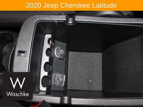 Used 2020 Jeep Cherokee Latitude w/ Cold Weather Group image 34