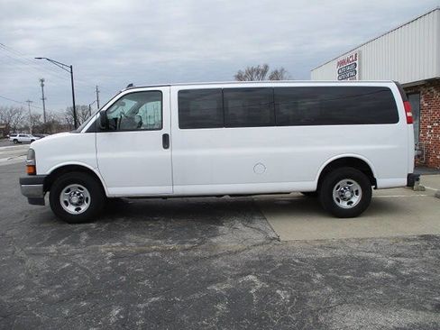 Used 2017 Chevrolet Express 3500 LT w/ LT Preferred Equipment Group image 24