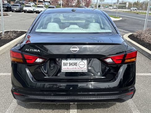Certified 2025 Nissan Altima 2.5 SV FWD image 5