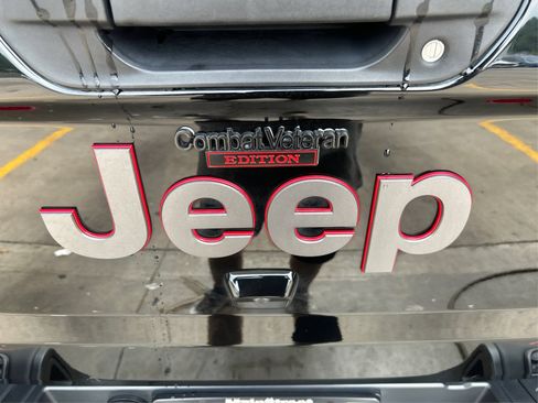 Used 2020 Jeep Gladiator Rubicon AWD/4WD image 23