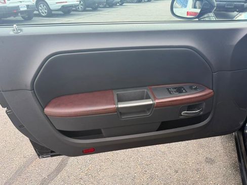 Used 2014 Dodge Challenger R/T image 12