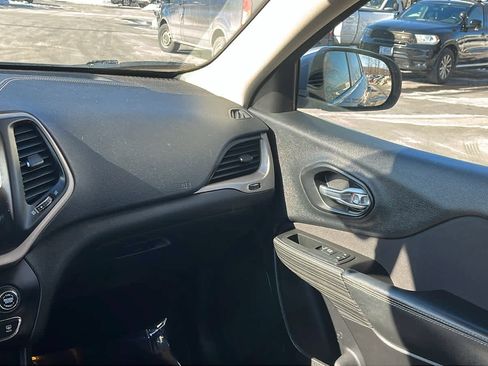 Used 2014 Jeep Cherokee Latitude w/ Cold Weather Group image 27