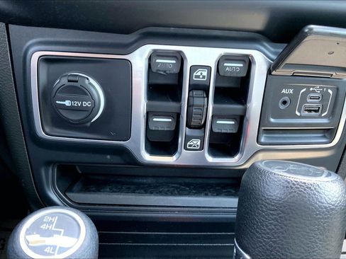 Used 2019 Jeep Wrangler Unlimited Sport AWD/4WD image 36