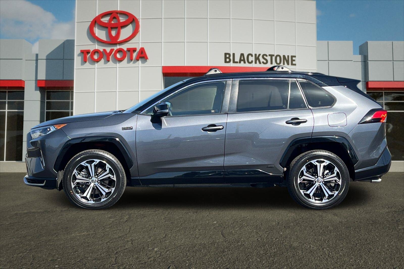 Certified 2021 Toyota RAV4 XSE w/ Weather Package AWD/4WD image 6