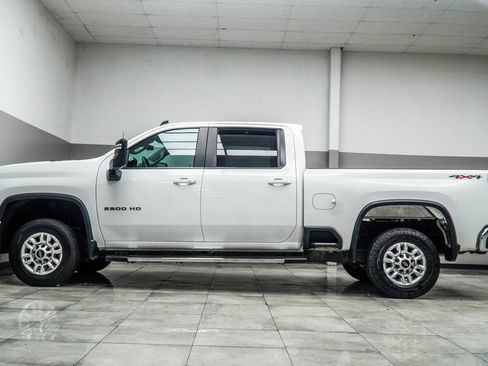Used 2025 Chevrolet Silverado 2500 LT w/ Convenience Package AWD/4WD image 9