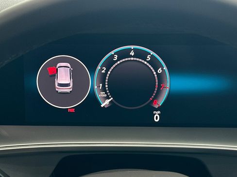 New 2026 Volkswagen Tiguan SE R-Line FWD image 21