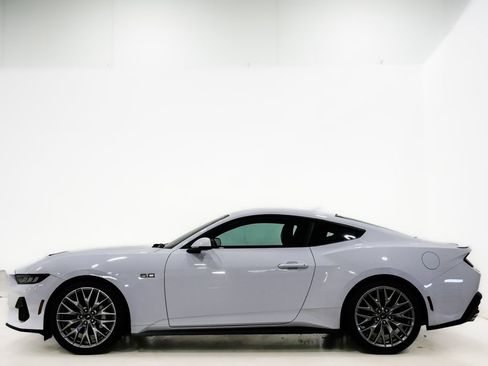 Used 2025 Ford Mustang GT Premium image 5