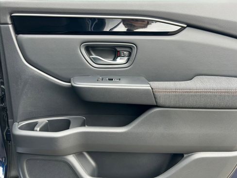 Used 2025 Honda Pilot Sport image 26