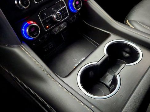 Used 2021 GMC Yukon SLT w/ SLT Premium Package image 17