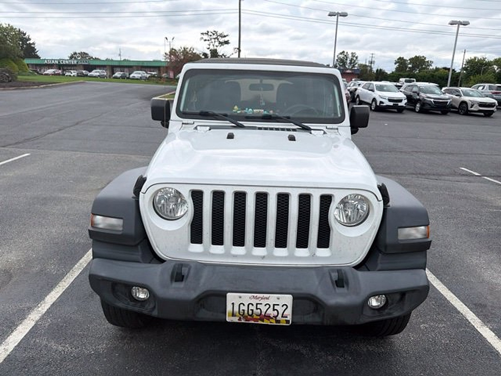 Used 2018 Jeep Wrangler Unlimited Sport S AWD/4WD image 3