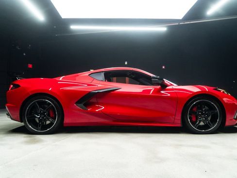 Used 2020 Chevrolet Corvette Stingray Preferred Cpe w/ 2LT Preferred Equipment Group RWD image 10