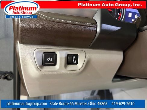 Used 2020 GMC Acadia SLT FWD image 23