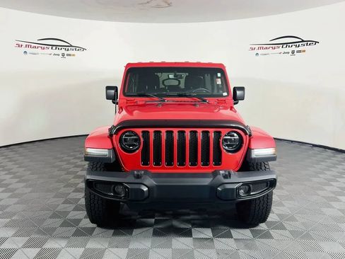 Used 2020 Jeep Wrangler Unlimited Sahara AWD/4WD image 3