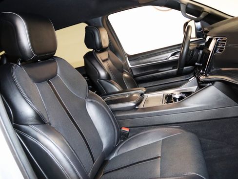 Used 2024 Jeep Wagoneer L Series II w/ Flexible Seating Group image 60