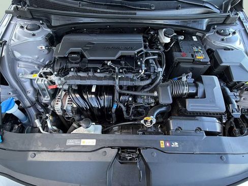 Used 2024 Hyundai Elantra SEL FWD image 28