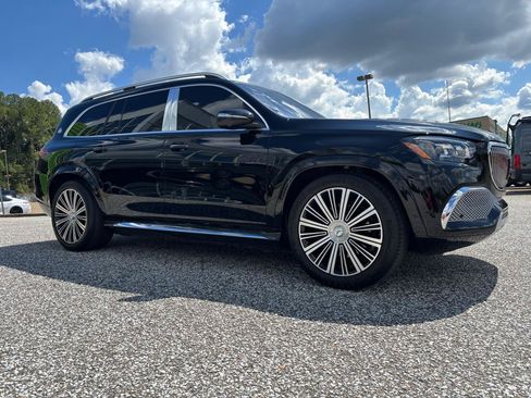 Used 2023 Mercedes-Benz Maybach GLS 600 4MATIC image 11